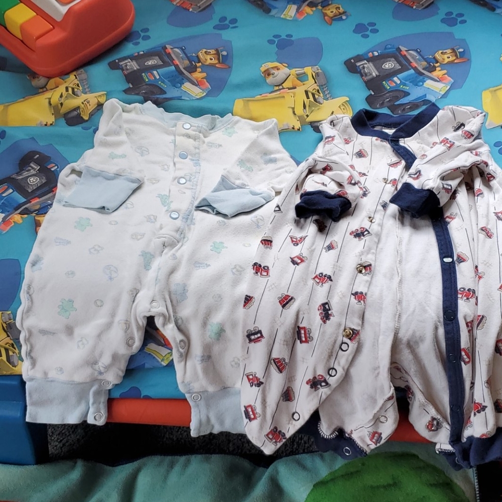 2 rompers